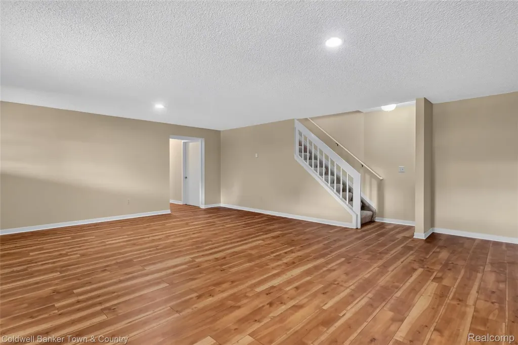 41703 Kirkwood Drive Novi City MI 48377