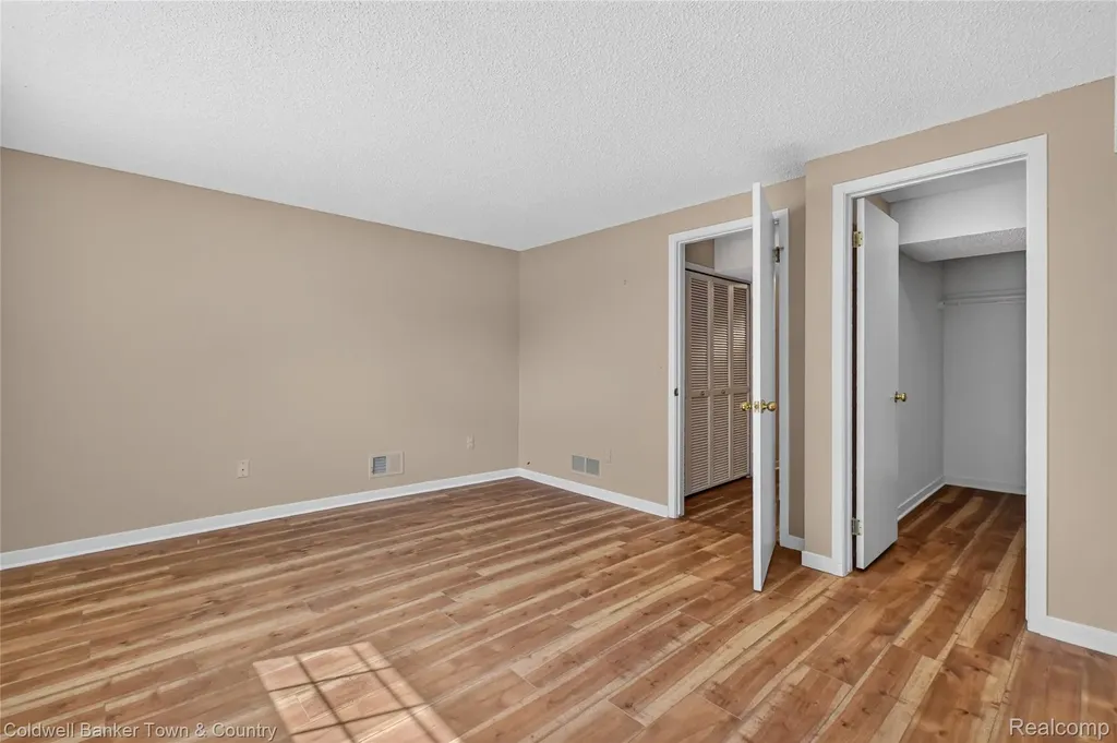 41703 Kirkwood Drive Novi City MI 48377