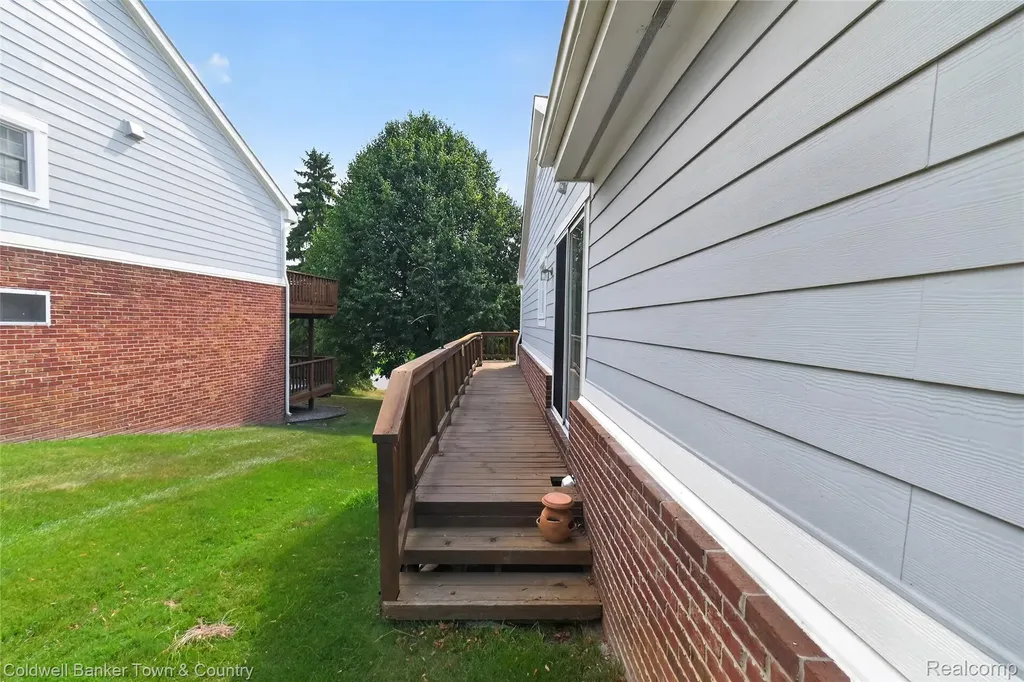 41703 Kirkwood Drive Novi City MI 48377
