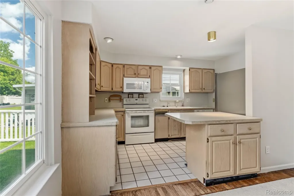 42352 Park Ridge Road Novi City MI 48375