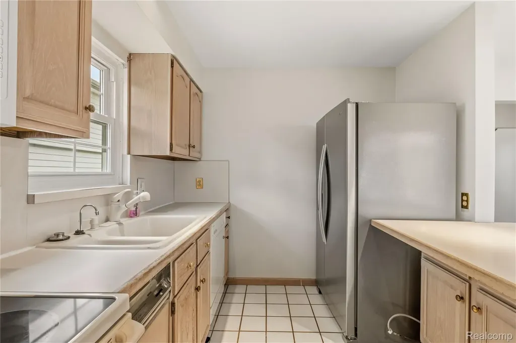 42352 Park Ridge Road Novi City MI 48375