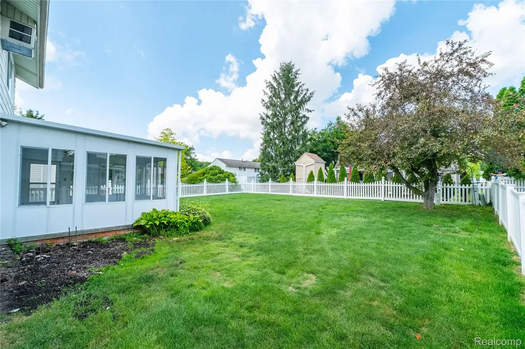 42352 Park Ridge Road Novi City MI 48375