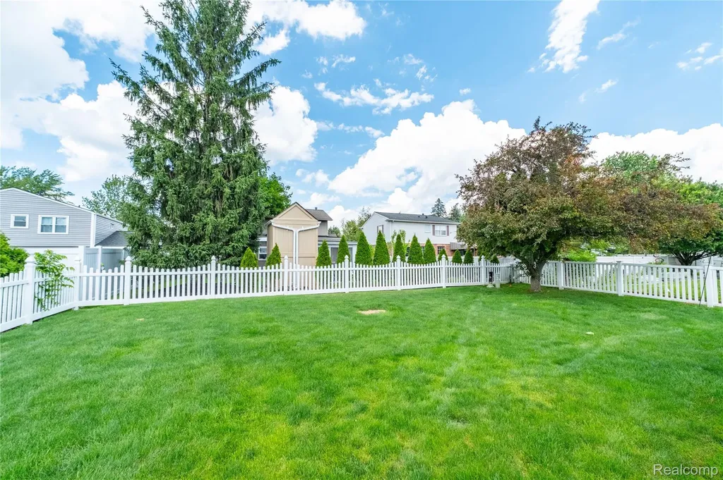 42352 Park Ridge Road Novi City MI 48375