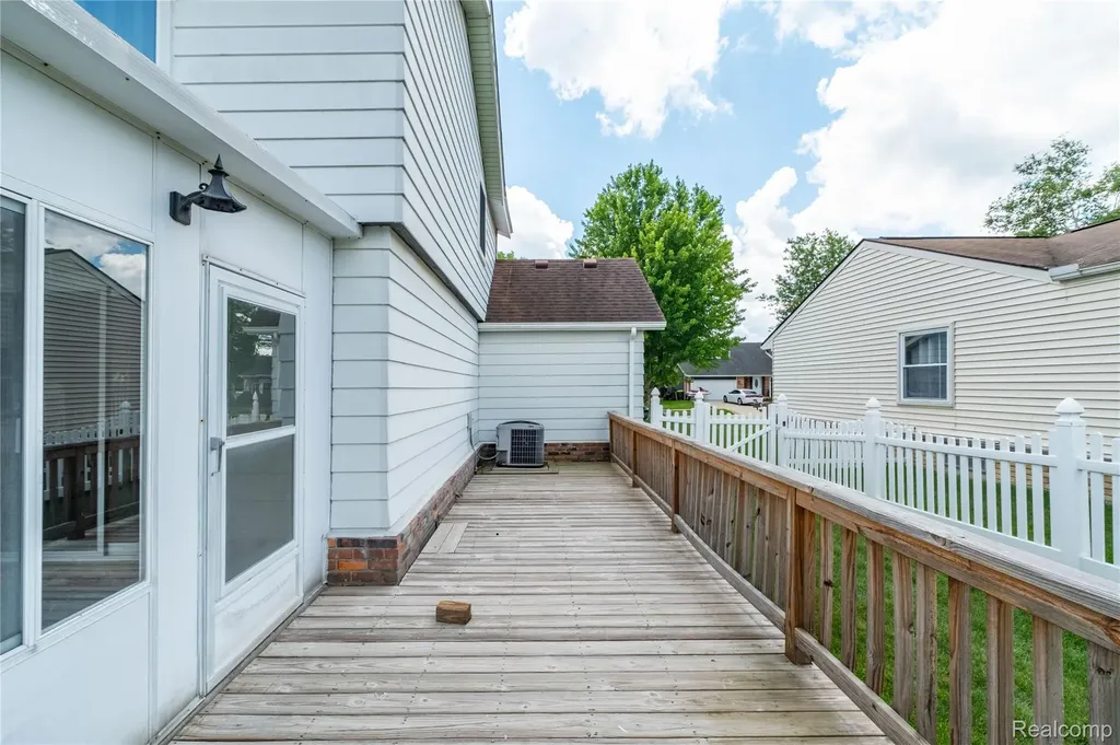 42352 Park Ridge Road Novi City MI 48375
