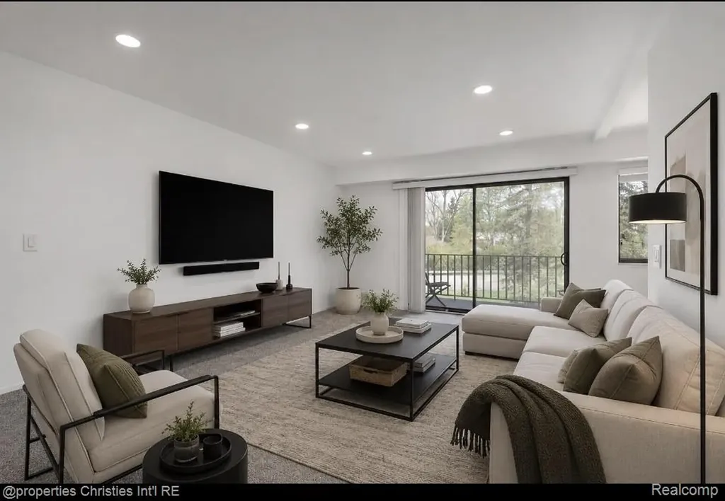 3805 S Lone Pine Road West Bloomfield Charter Township MI 48323