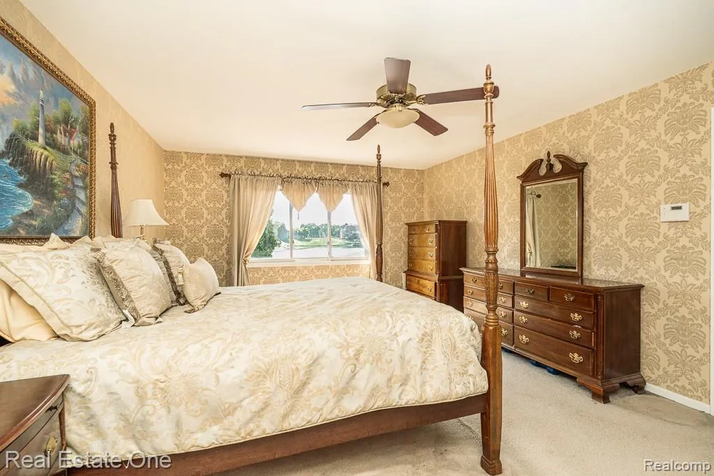 6489 Shoreline Drive Troy City MI 48085