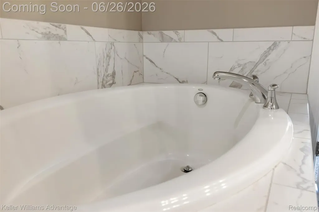 23822 Seminole Trail Novi City MI 48375