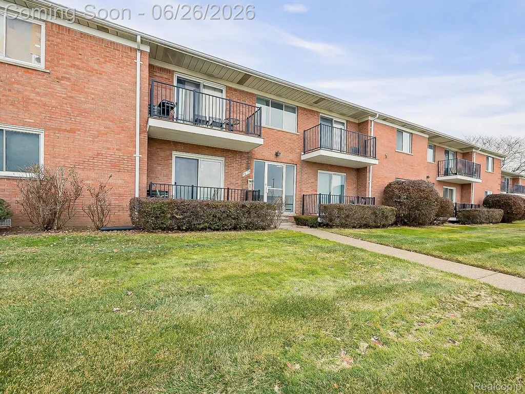 32125 Beaconsfield Street Roseville City MI 48066