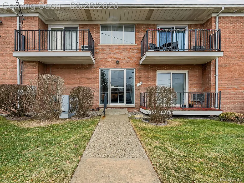 32125 Beaconsfield Street Roseville City MI 48066