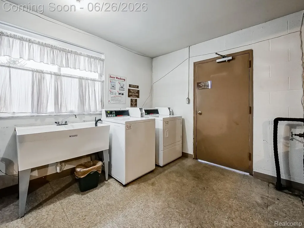 32125 Beaconsfield Street Roseville City MI 48066