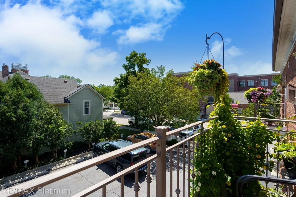 206 E Liberty Street Milford Village MI 48381