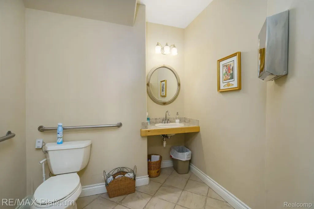 206 E Liberty Street Milford Village MI 48381