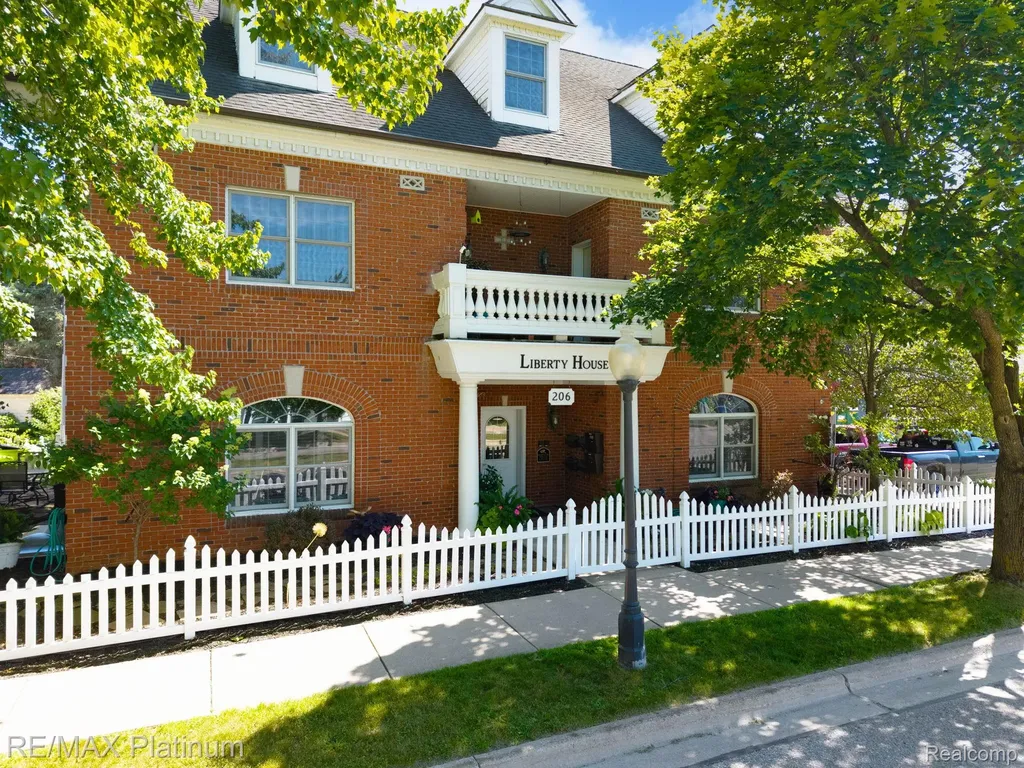 206 E Liberty Street Milford Village MI 48381