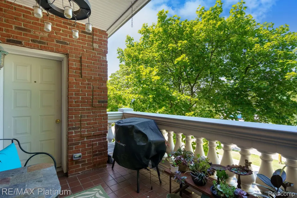 206 E Liberty Street Milford Village MI 48381