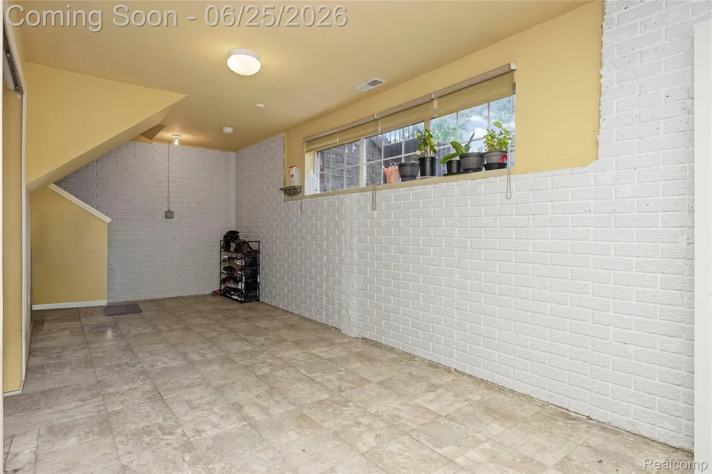 30695 Ardmore Court Novi City MI 48377