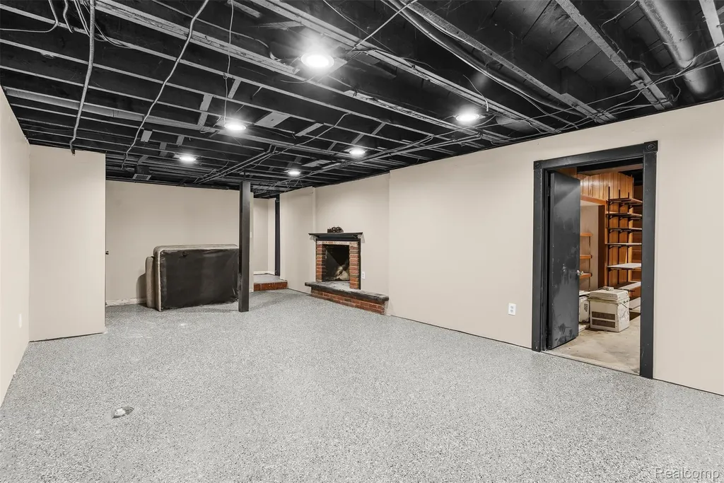 5843 W Dewey Road Owosso Charter Township MI 48867