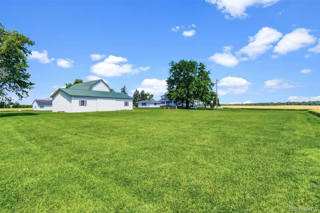 5843 W Dewey Road Owosso Charter Township MI 48867