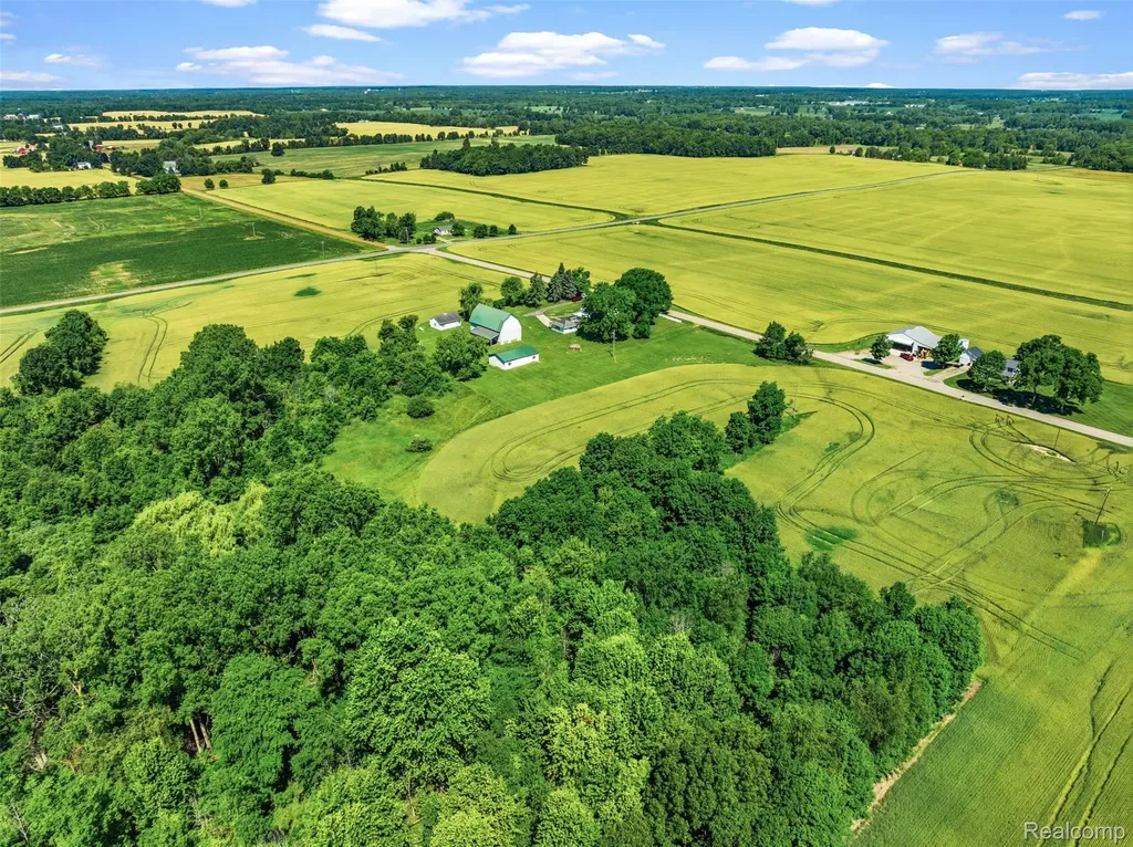 5843 W Dewey Road Owosso Charter Township MI 48867