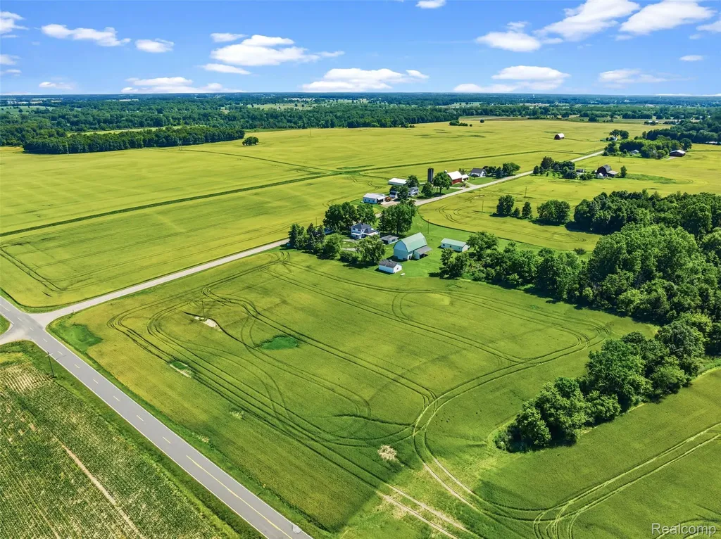 5843 W Dewey Road Owosso Charter Township MI 48867