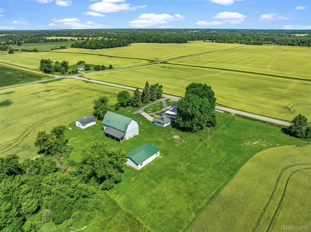 5843 W Dewey Road Owosso Charter Township MI 48867