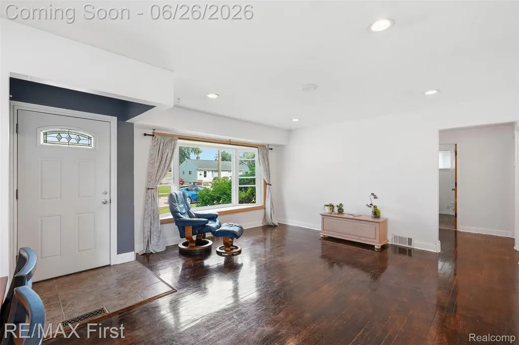 25709 Cubberness Street St. Clair Shores City MI 48081