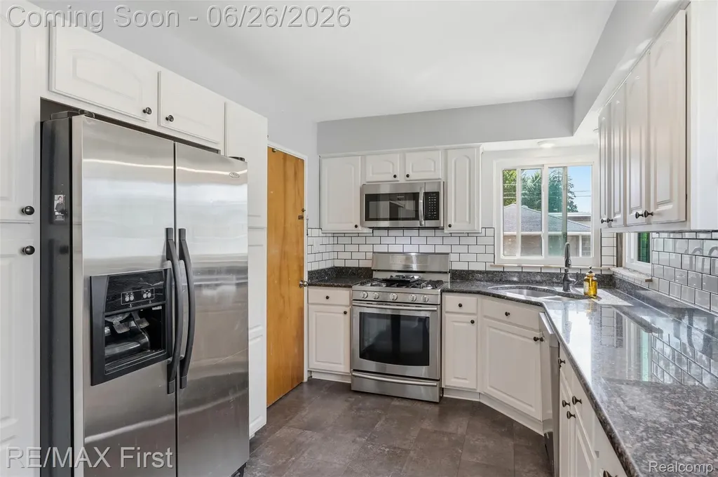 25709 Cubberness Street St. Clair Shores City MI 48081