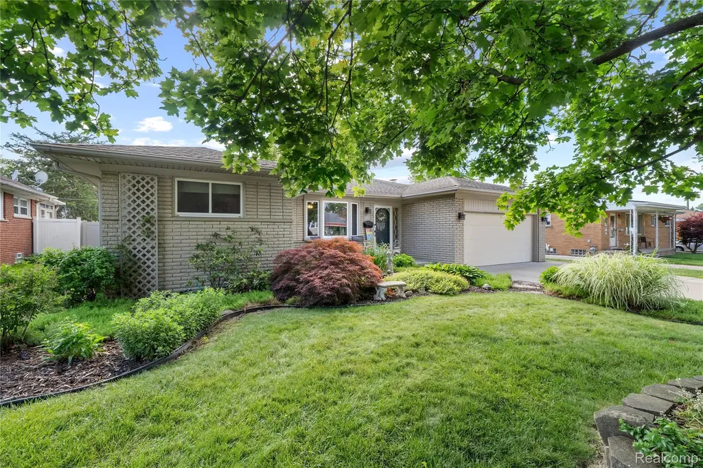 7125 Highview Street Dearborn Heights City MI 48127