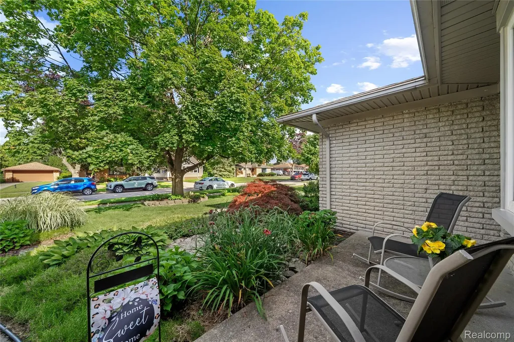 7125 Highview Street Dearborn Heights City MI 48127
