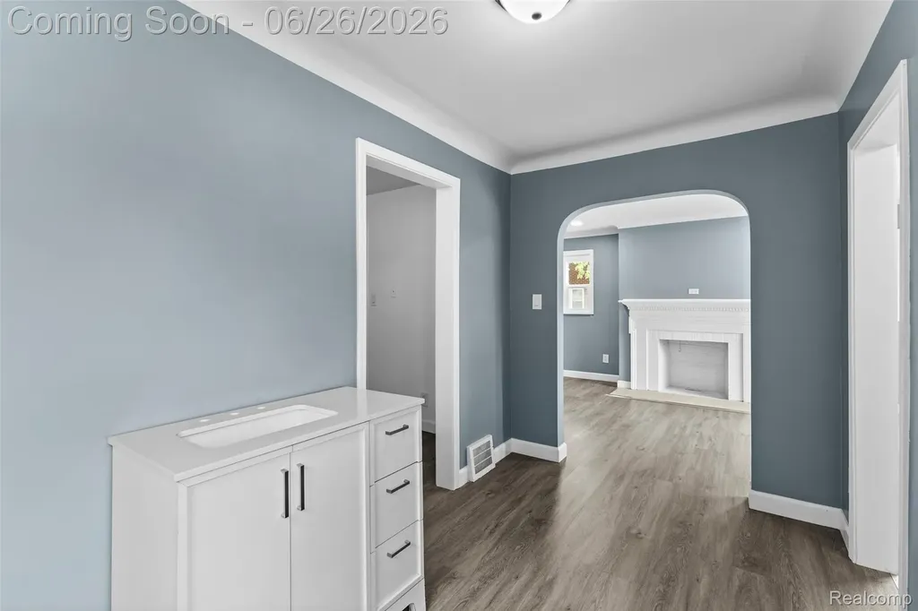8310 Whitcomb Street Detroit City MI 48228