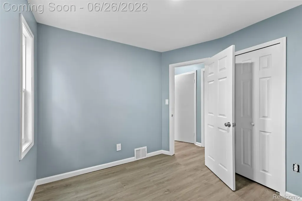 8310 Whitcomb Street Detroit City MI 48228