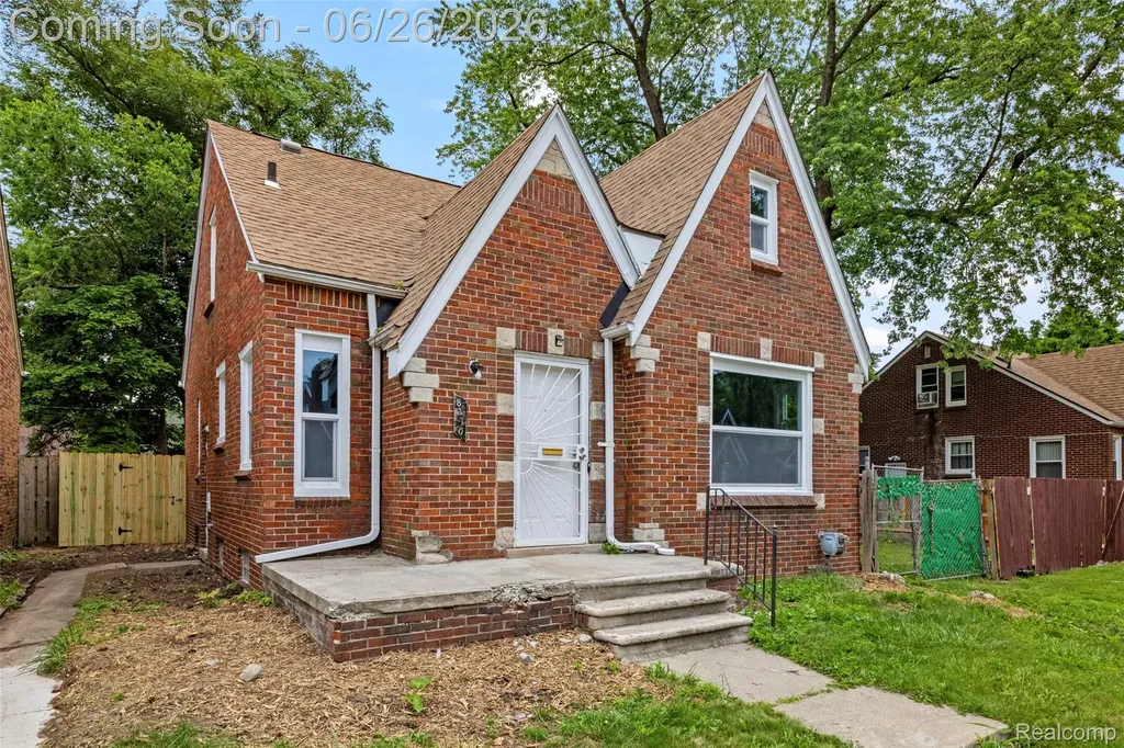 8310 Whitcomb Street Detroit City MI 48228