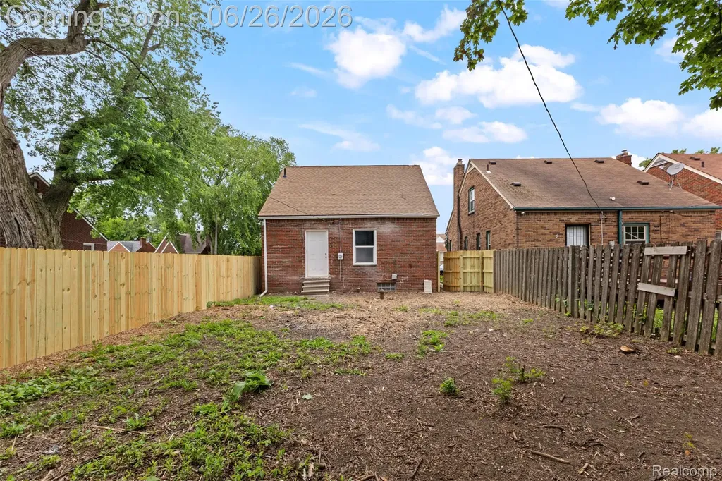 8310 Whitcomb Street Detroit City MI 48228