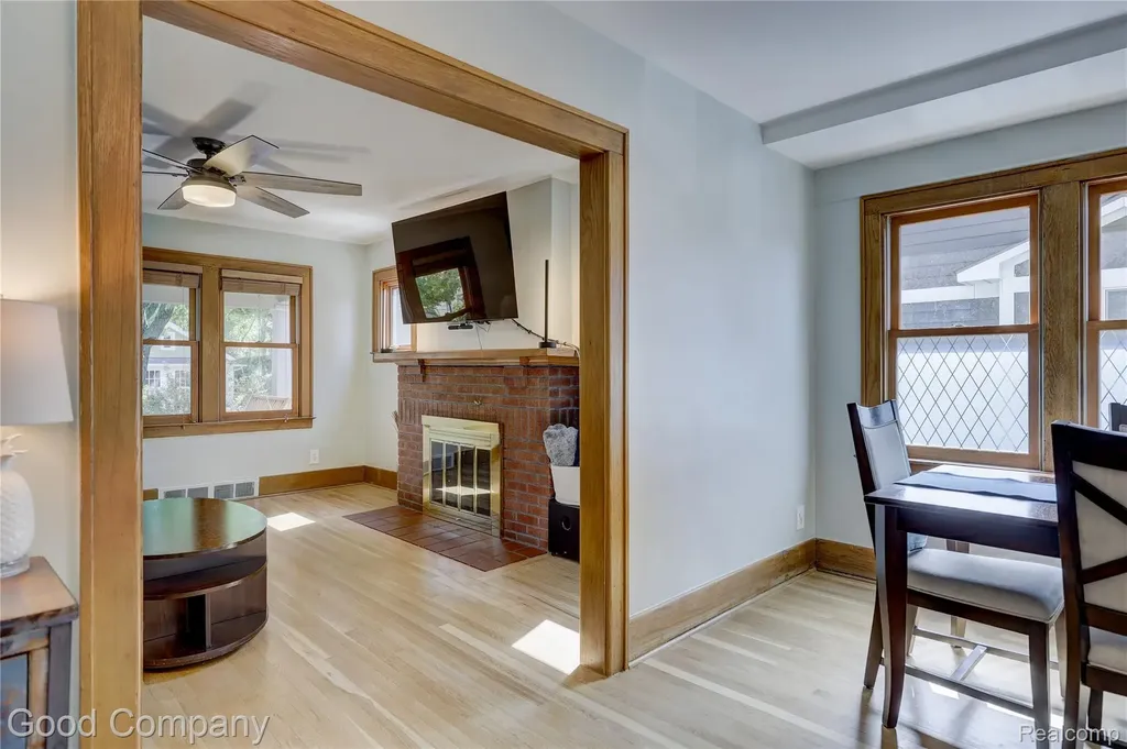 419 E 5th Street Royal Oak City MI 48067