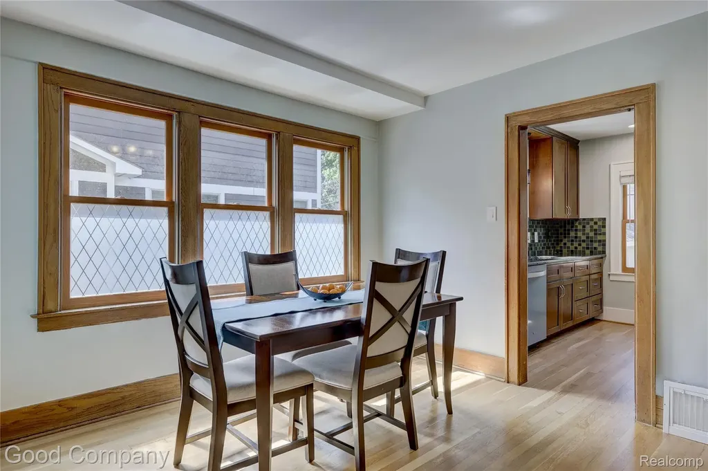 419 E 5th Street Royal Oak City MI 48067