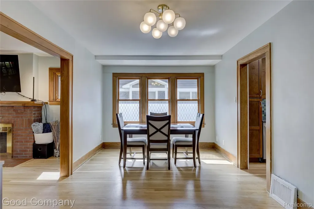419 E 5th Street Royal Oak City MI 48067