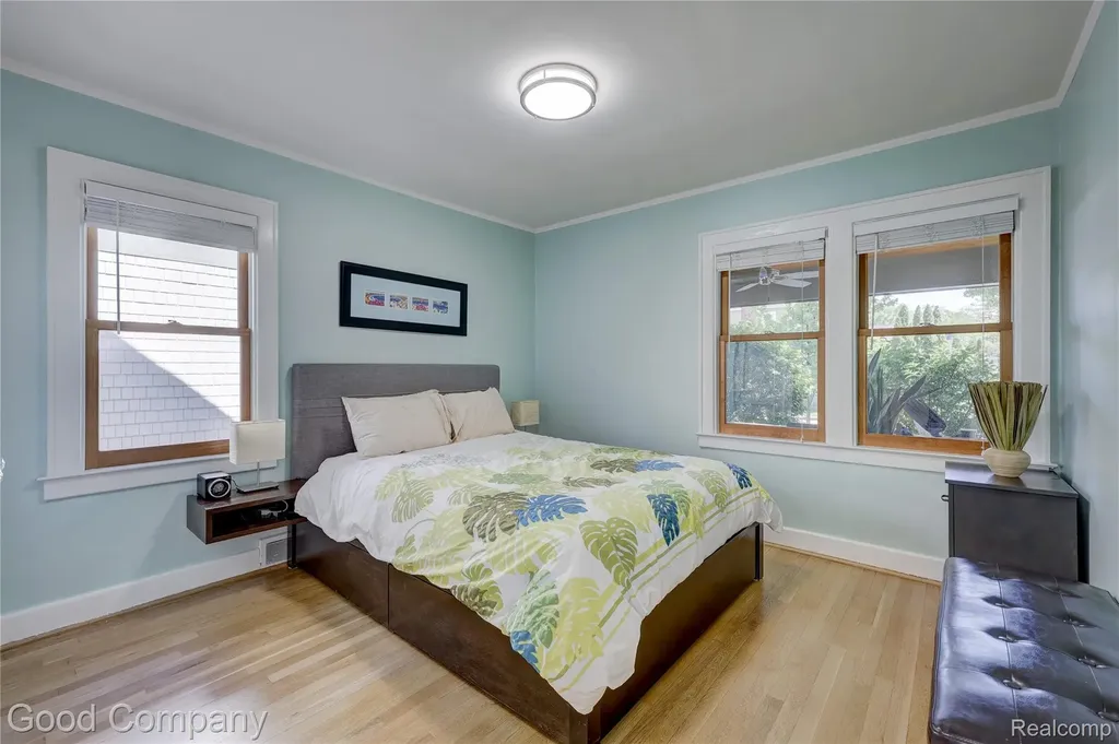 419 E 5th Street Royal Oak City MI 48067