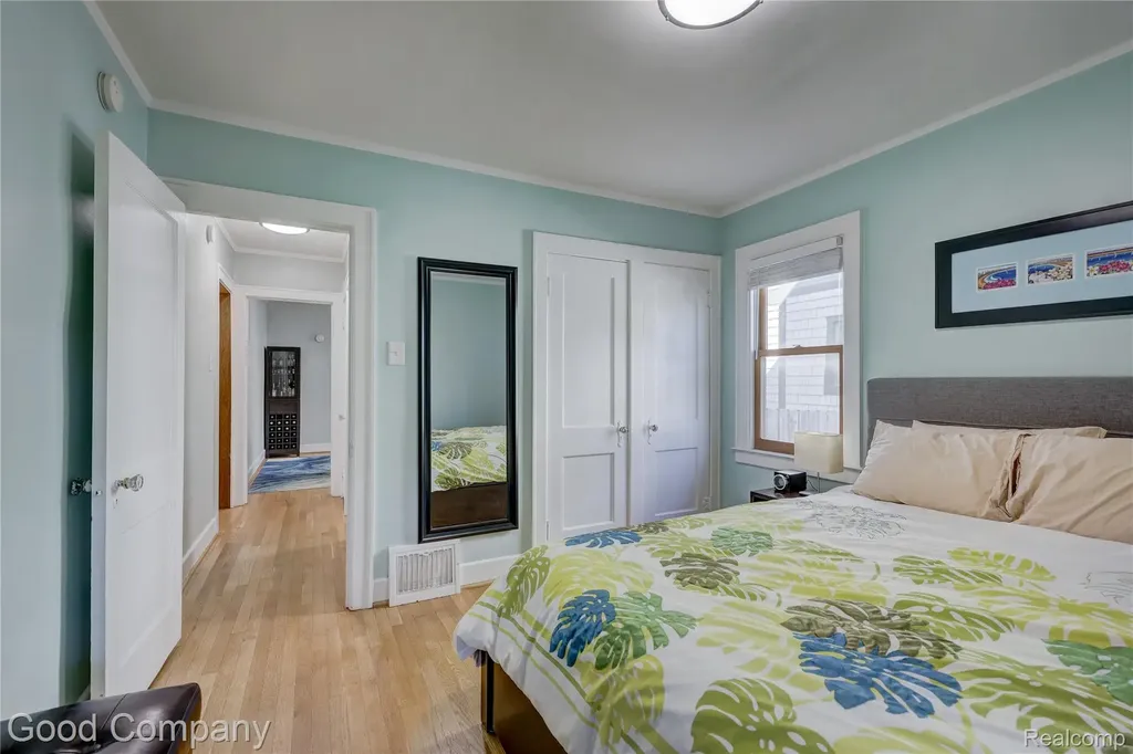 419 E 5th Street Royal Oak City MI 48067