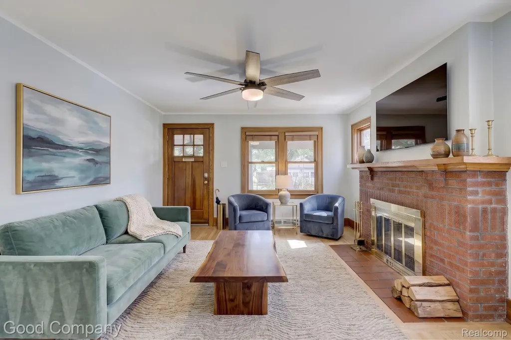 419 E 5th Street Royal Oak City MI 48067