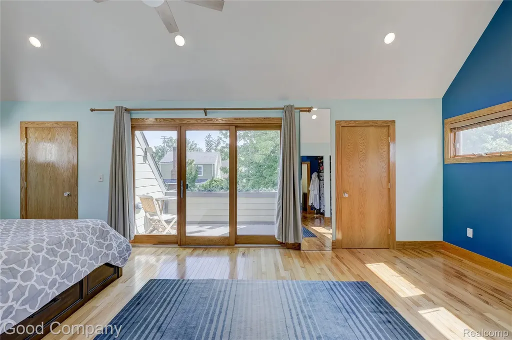 419 E 5th Street Royal Oak City MI 48067