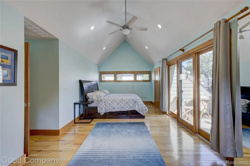 419 E 5th Street Royal Oak City MI 48067