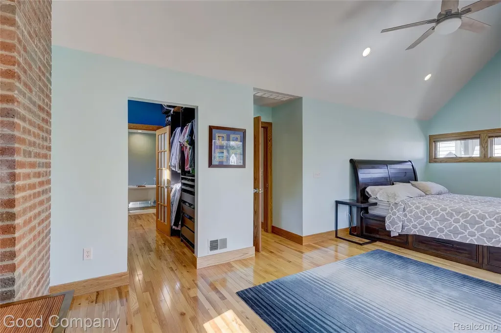 419 E 5th Street Royal Oak City MI 48067
