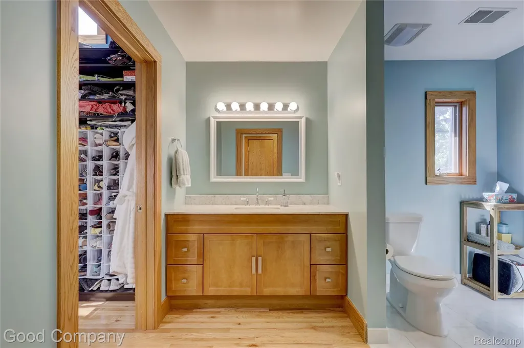 419 E 5th Street Royal Oak City MI 48067