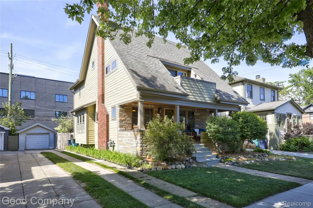 419 E 5th Street Royal Oak City MI 48067