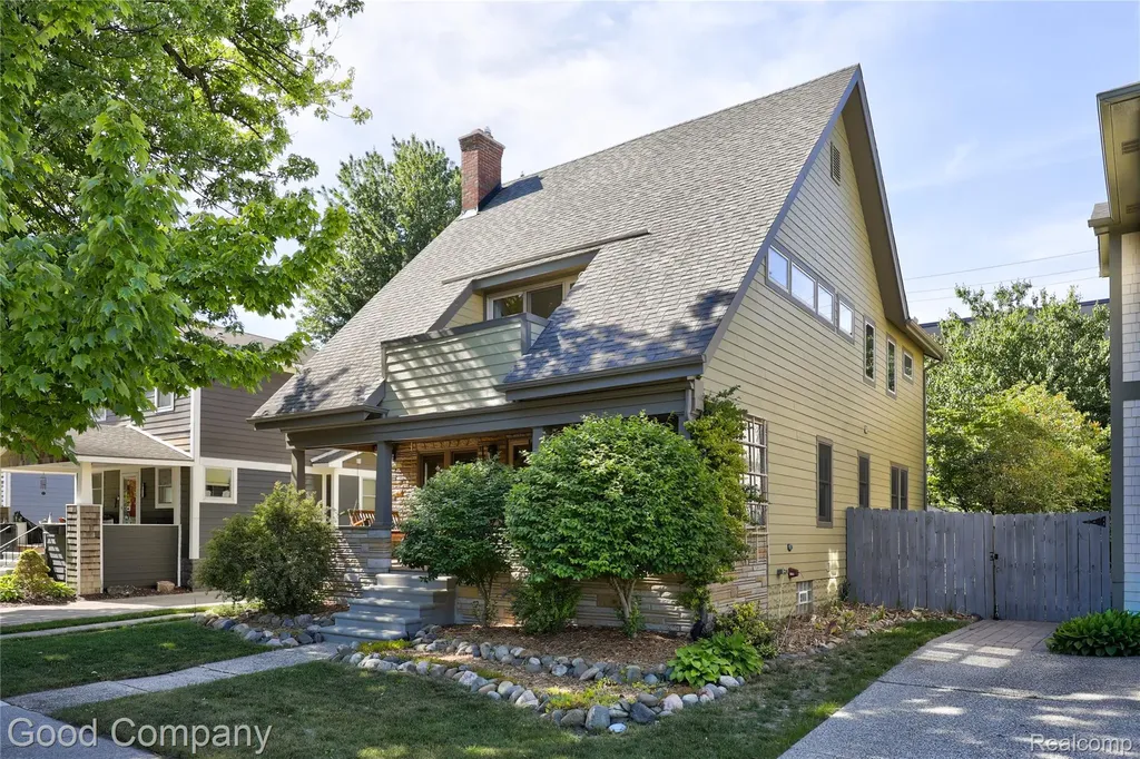 419 E 5th Street Royal Oak City MI 48067