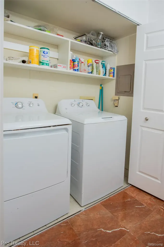 3559 Port Cove Drive Waterford Charter Township MI 48328