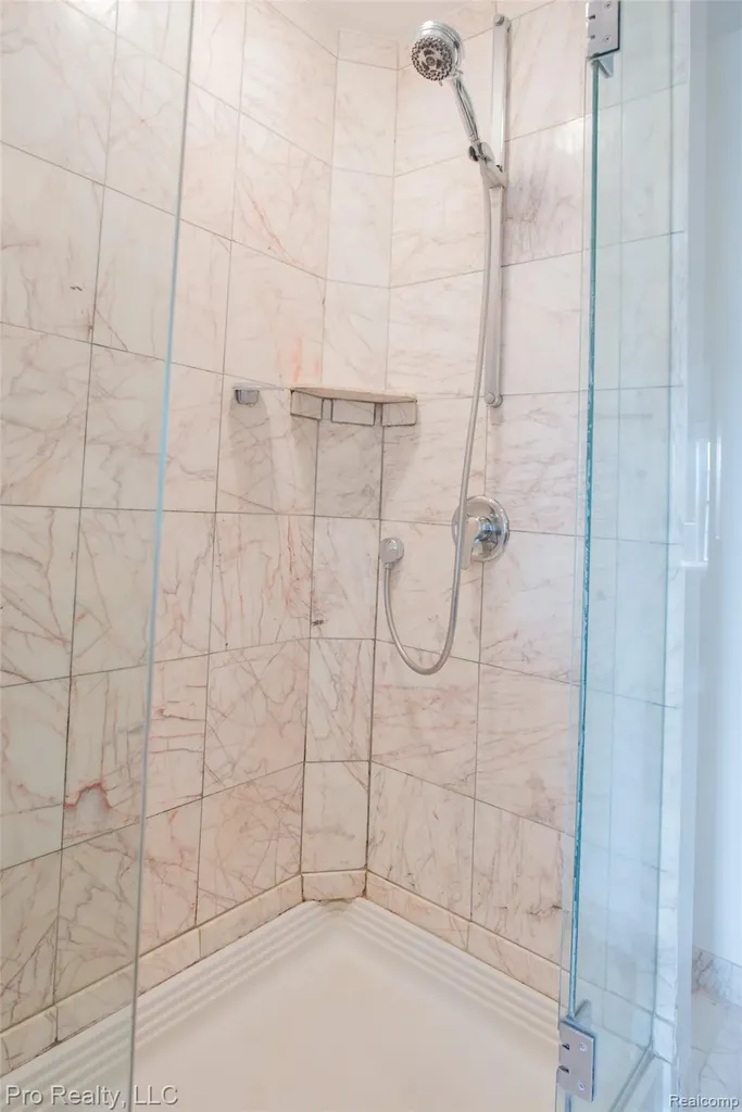 3559 Port Cove Drive Waterford Charter Township MI 48328
