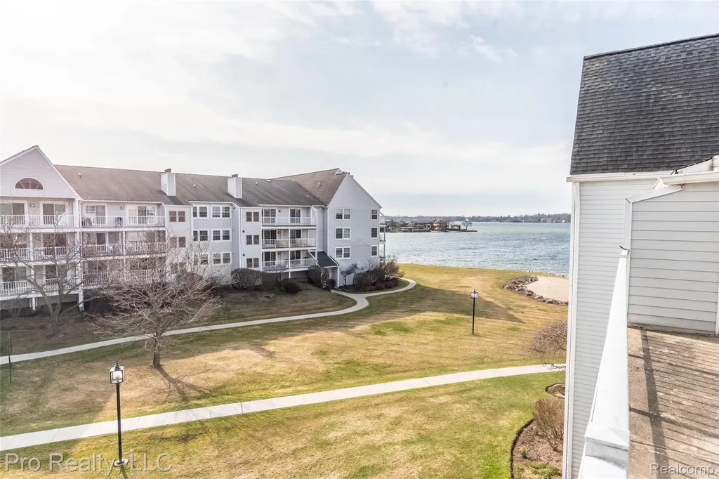 3559 Port Cove Drive Waterford Charter Township MI 48328