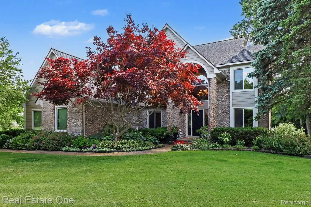24899 Nottingham Drive Novi City MI 48374