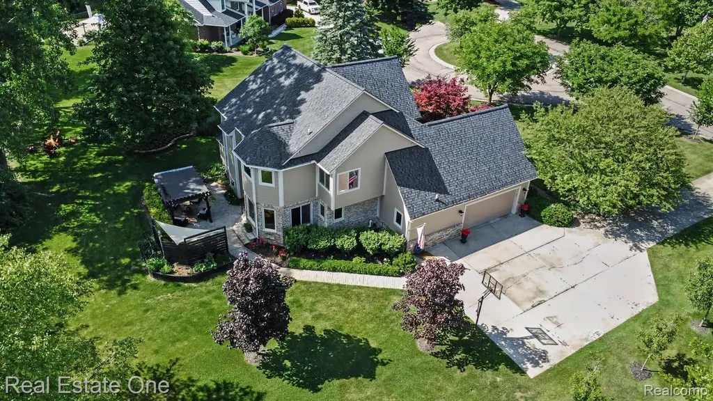 24899 Nottingham Drive Novi City MI 48374