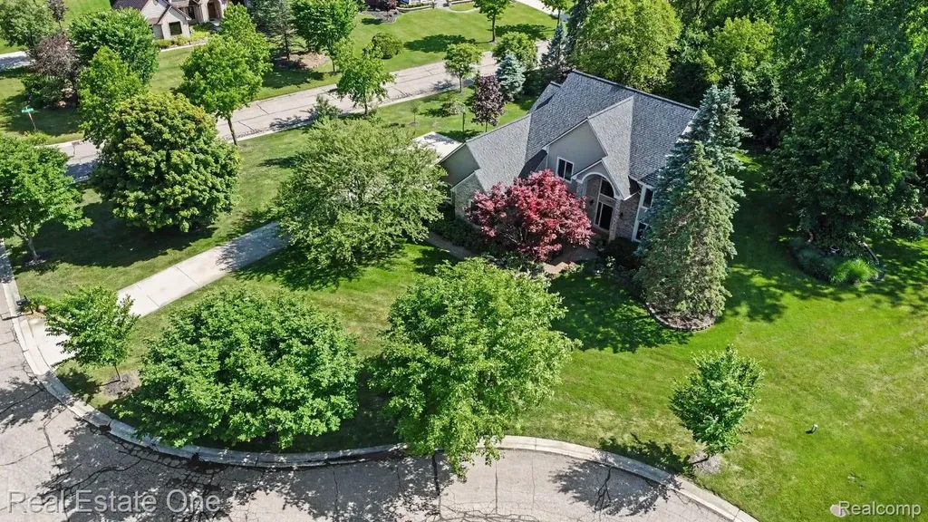 24899 Nottingham Drive Novi City MI 48374